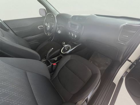 Used 2014 Kia Soul FWD image 44