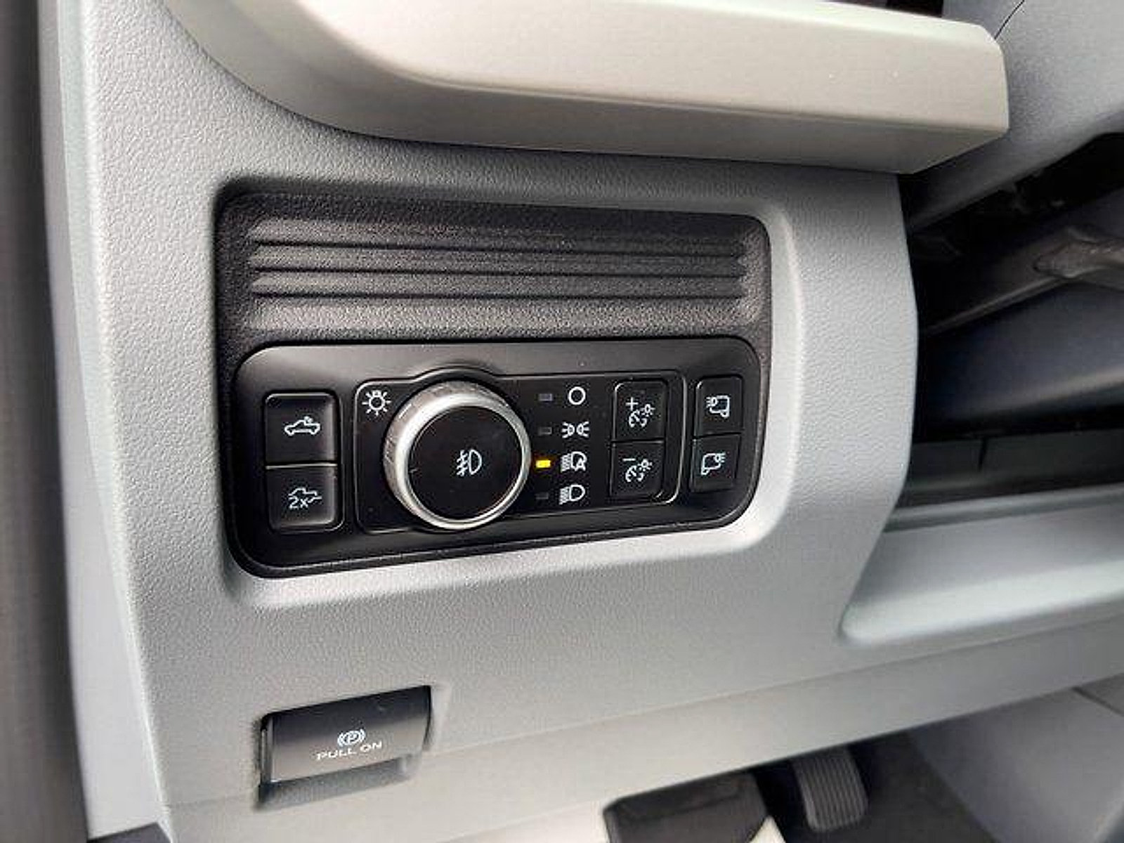 New 2027 Ford F250 XLT w/ XLT Premium Package AWD/4WD image 13