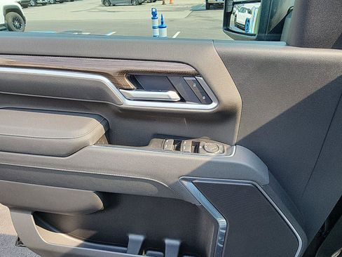 New 2026 Chevrolet Silverado 2500 LT image 18