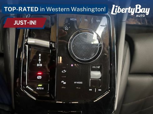 Used 2024 BMW i5 eDrive40i w/ Premium Package image 11