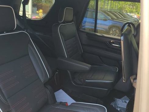 Certified 2025 GMC Yukon AT4 Ultimate AWD/4WD image 22