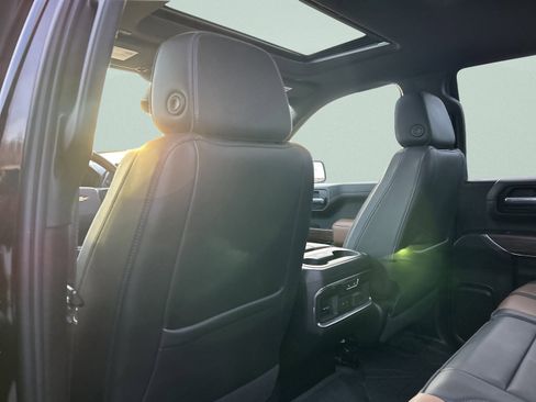 Used 2021 Chevrolet Silverado 1500 High Country image 30