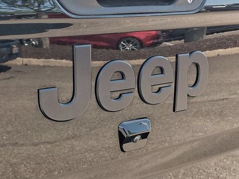 Used 2022 Jeep Gladiator Sport w/ Trailer Tow Package AWD/4WD image 33