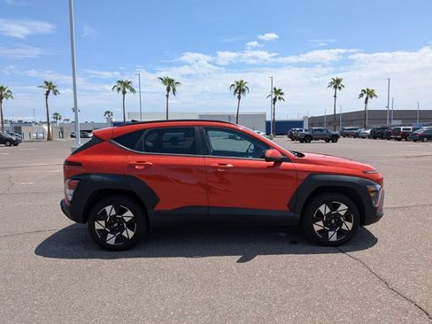 Used 2024 Hyundai Kona SEL AWD/4WD image 4