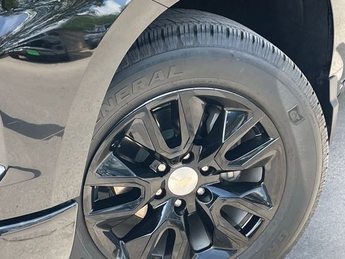 Used 2024 Chevrolet Silverado 1500 Custom RWD image 9