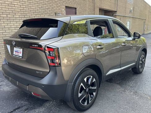 Used 2025 Nissan Kicks SV AWD/4WD image 22