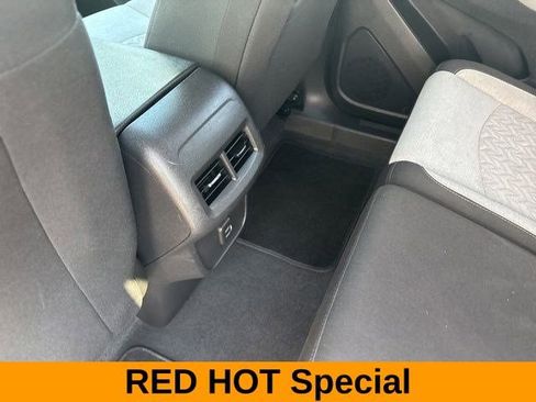 Used 2022 Chevrolet Equinox LS w/ LS Convenience Package image 32