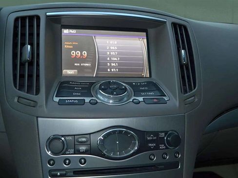 Used 2013 INFINITI G37 Journey w/ Premium Pkg image 17