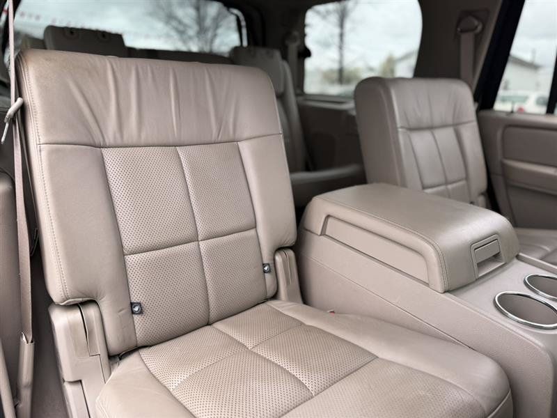 Used 2010 Lincoln Navigator 4WD image 16