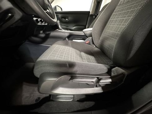 Used 2023 Honda HR-V LX image 17