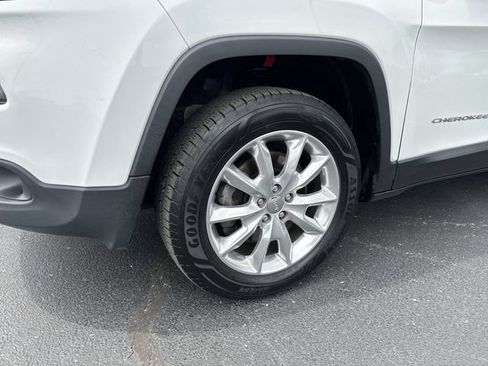Used 2017 Jeep Cherokee Limited AWD/4WD image 8