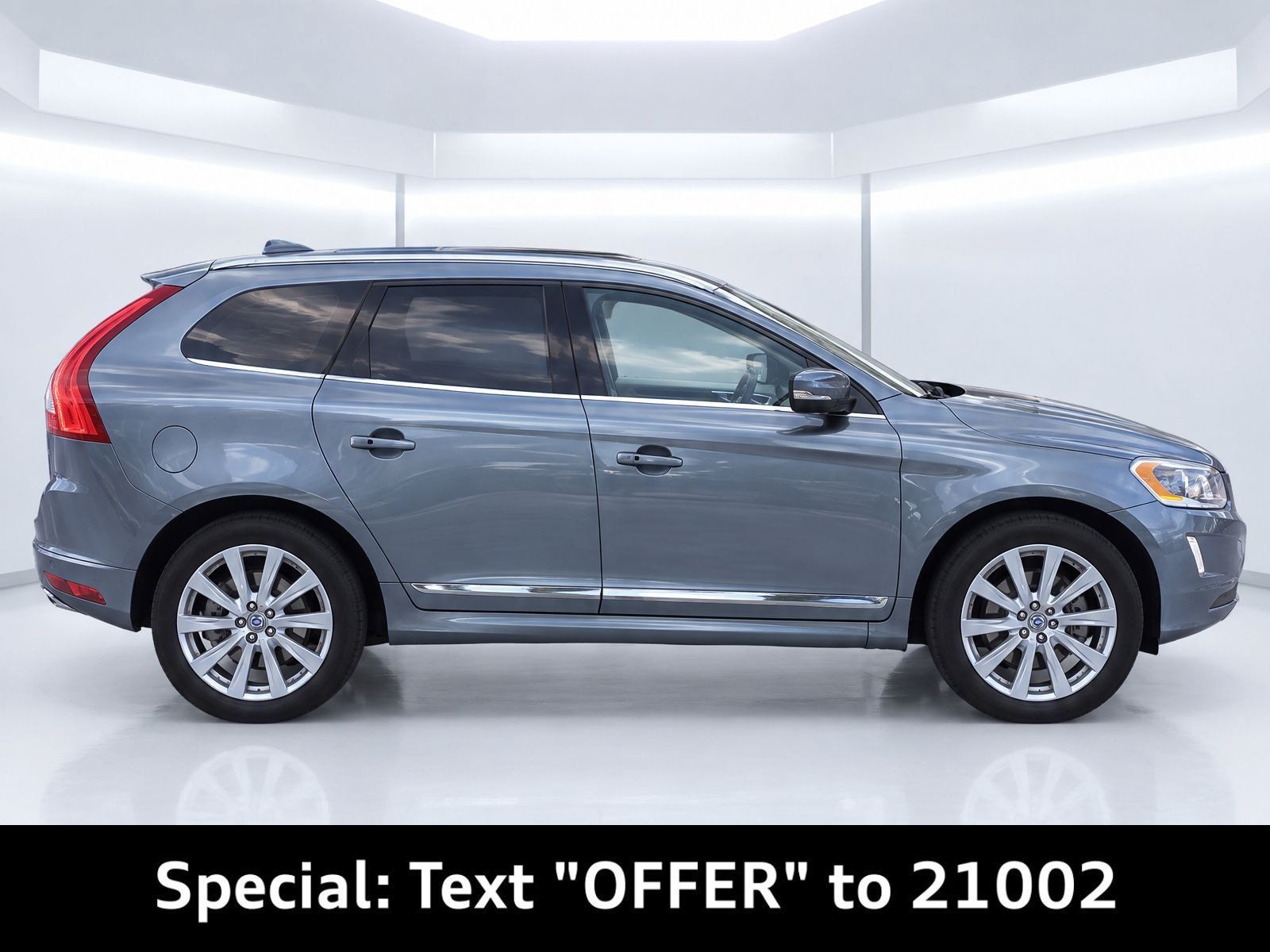 Used 2017 Volvo XC60 T6 Inscription w/ Climate Package AWD/4WD image 3
