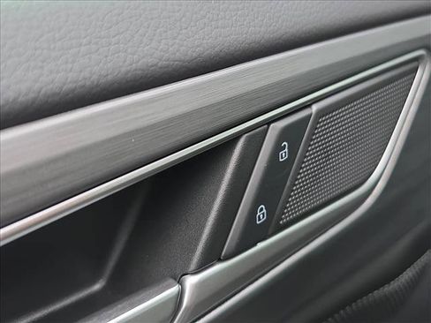 New 2026 Volkswagen Atlas Cross Sport SE FWD image 6