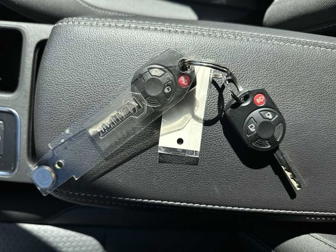 Used 2017 Ford Escape SE w/ Equipment Group 201A image 27