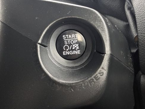 Used 2017 Jeep Renegade Trailhawk w/ Safety & Security Group AWD/4WD image 33