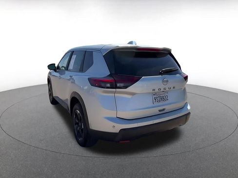 Used 2025 Nissan Rogue SV FWD image 11