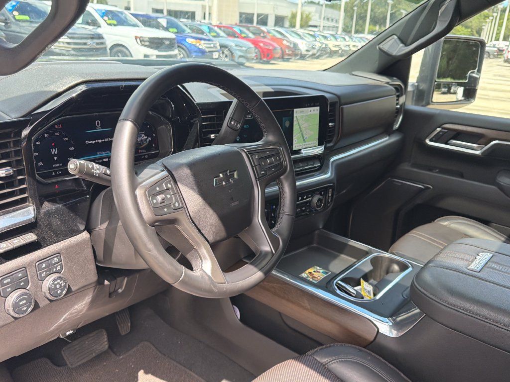 Used 2025 Chevrolet Silverado 2500 High Country w/ Midnight Edition AWD/4WD image 6