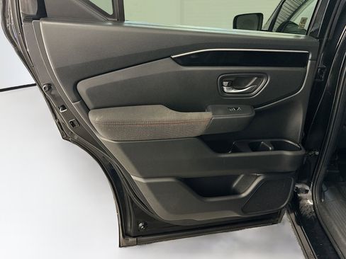 Used 2023 Honda Pilot Sport image 26