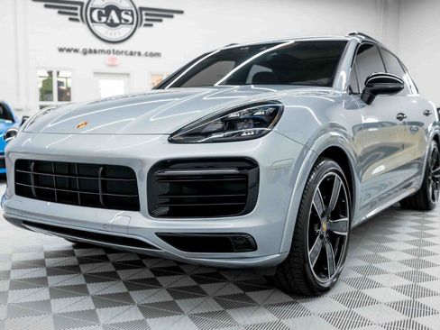 Used 2022 Porsche Cayenne GTS AWD/4WD image 4