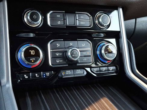 Certified 2024 GMC Yukon XL Denali image 18