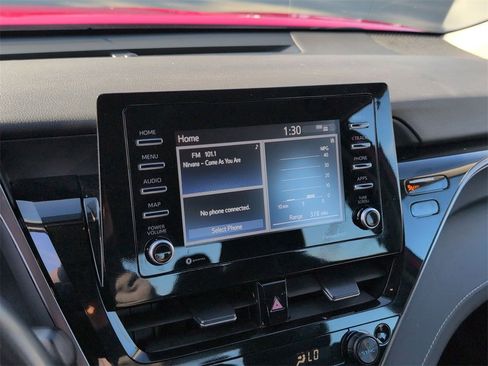 Used 2024 Toyota Camry SE image 25