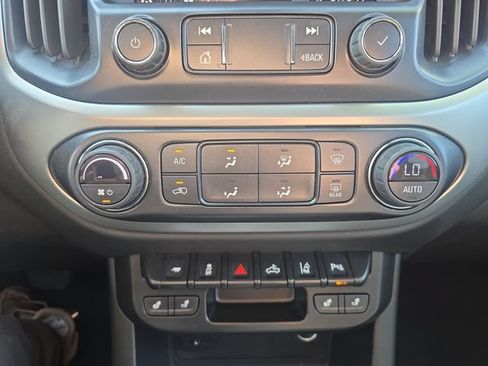 Used 2022 Chevrolet Colorado LT w/ Luxury Package AWD/4WD image 17