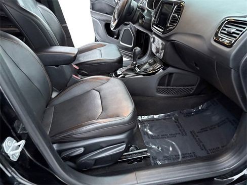 Used 2020 Jeep Compass Limited image 11