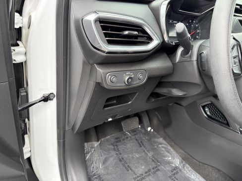 Used 2023 Chevrolet TrailBlazer LT FWD image 22