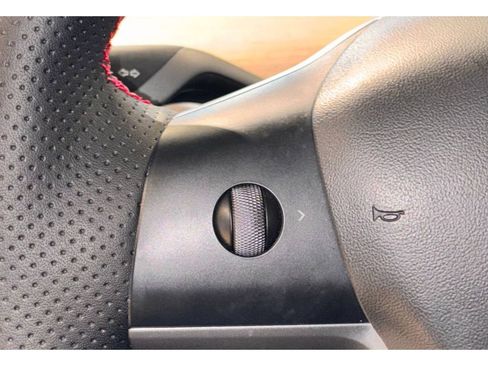 Used 2022 Tesla Model Y Long Range image 17