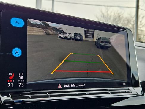 Used 2024 Volkswagen Atlas Cross Sport SE image 18