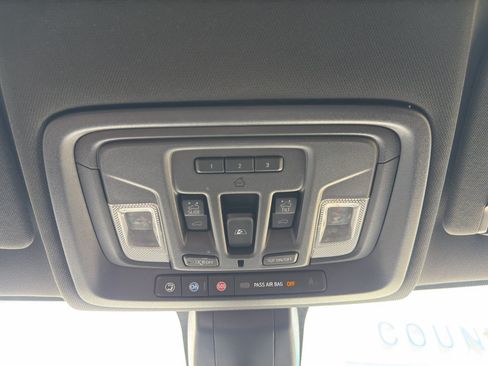 Used 2021 GMC Sierra 1500 AT4 w/ Technology Package AWD/4WD image 17