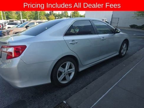 Used 2014 Toyota Camry SE FWD image 6