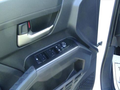 Used 2025 Toyota Tacoma TRD Off-Road image 16