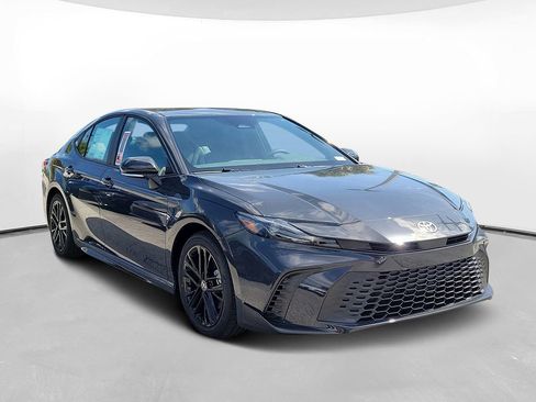 New 2026 Toyota Camry SE w/ Convenience Package FWD image 3