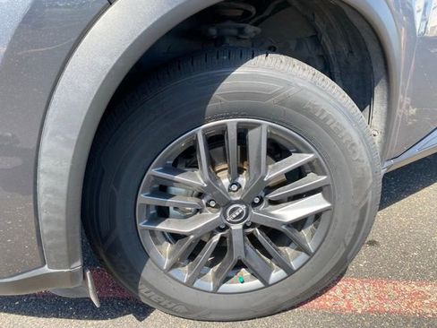 Used 2023 Nissan Rogue S image 16