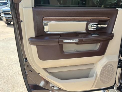 Used 2017 RAM 3500 Laramie w/ Convenience Group AWD/4WD image 10