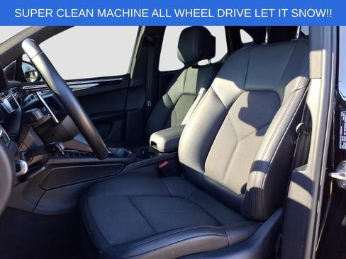 Used 2023 Porsche Macan Turbo image 18