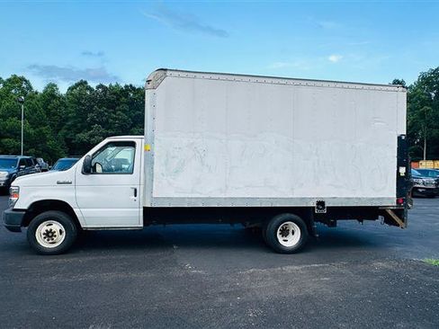 Used 2018 Ford E-350 and Econoline 350 Super Duty image 2