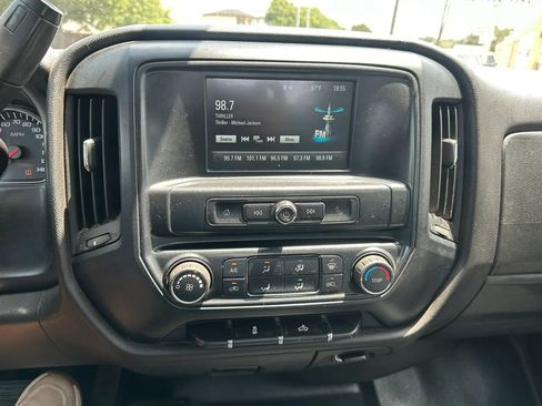 Used 2018 Chevrolet Silverado 2500 W/T AWD/4WD image 7