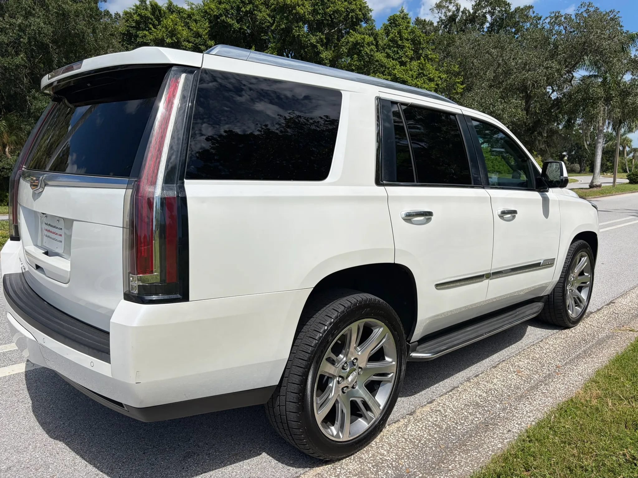 Used 2016 Cadillac Escalade Luxury RWD image 6