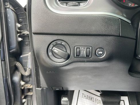 Used 2019 Dodge Charger SXT RWD image 14
