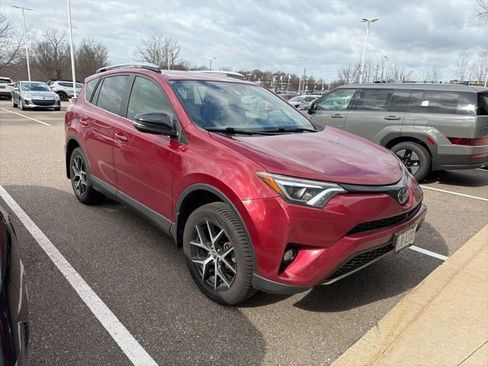 Used 2018 Toyota RAV4 SE w/ Advanced Technology Package image 3