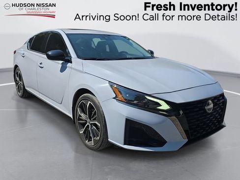 Used 2024 Nissan Altima 2.5 SR w/ SR Premium Package FWD image 1