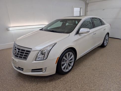 Used 2013 Cadillac XTS Premium image 2