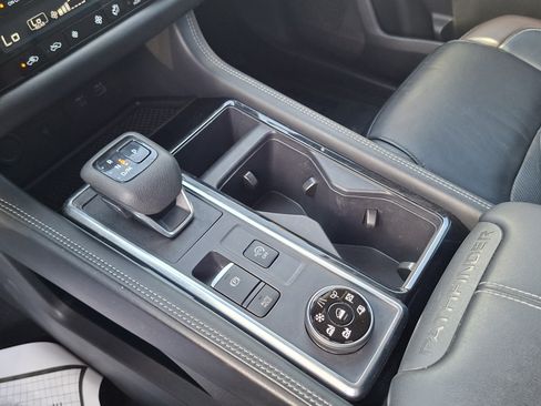 Certified 2023 Nissan Pathfinder Platinum AWD/4WD image 16