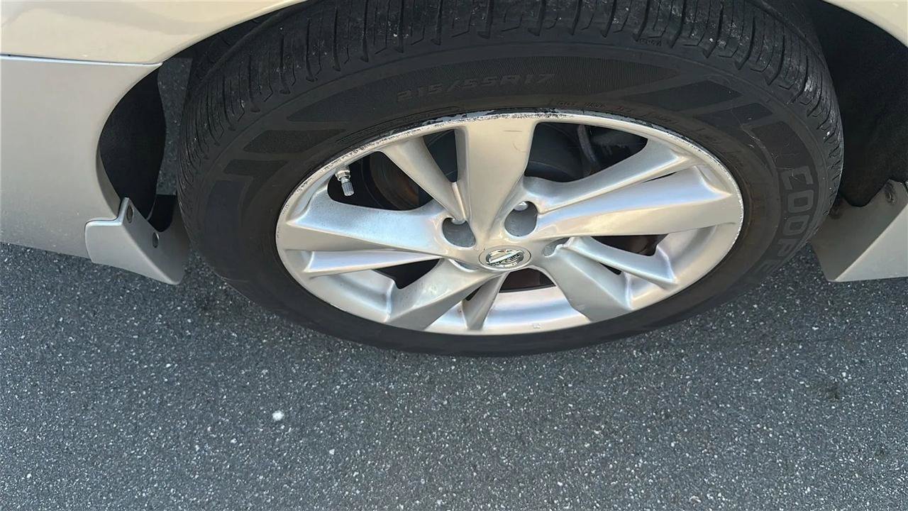 Used 2015 Nissan Altima 2.5 SV w/ Convenience Package FWD image 16
