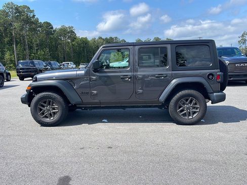 Used 2024 Jeep Wrangler Unlimited Sport AWD/4WD image 4
