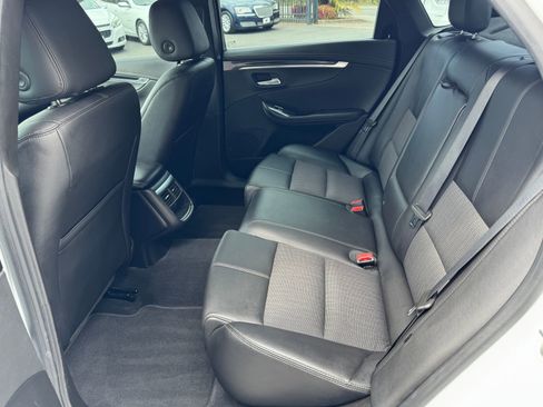 Used 2019 Chevrolet Impala LT FWD image 13