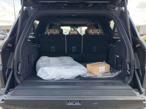 New 2025 Lincoln Navigator L Black Label image 15