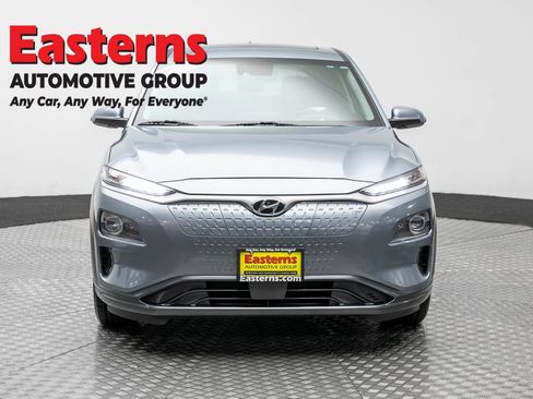 Used 2020 Hyundai Kona Ultimate w/ Cargo Package FWD image 2